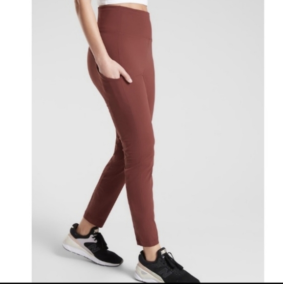 Athleta Pants - Athleta Trekkie Hybrid Crop Tight